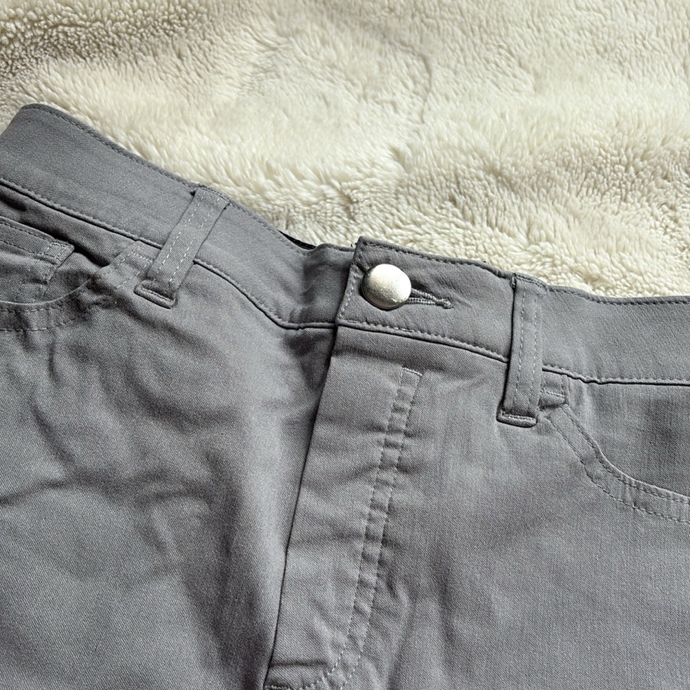 Ricki’s Straight Leg Capri Dress Pants | Light Gray | Office Workwear | - Picture 8 of 9